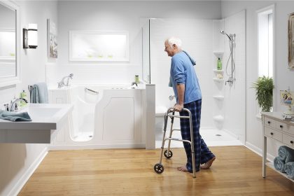 Senior using walk-in bathtub with walker - choosing the right walk-in tub for elderly